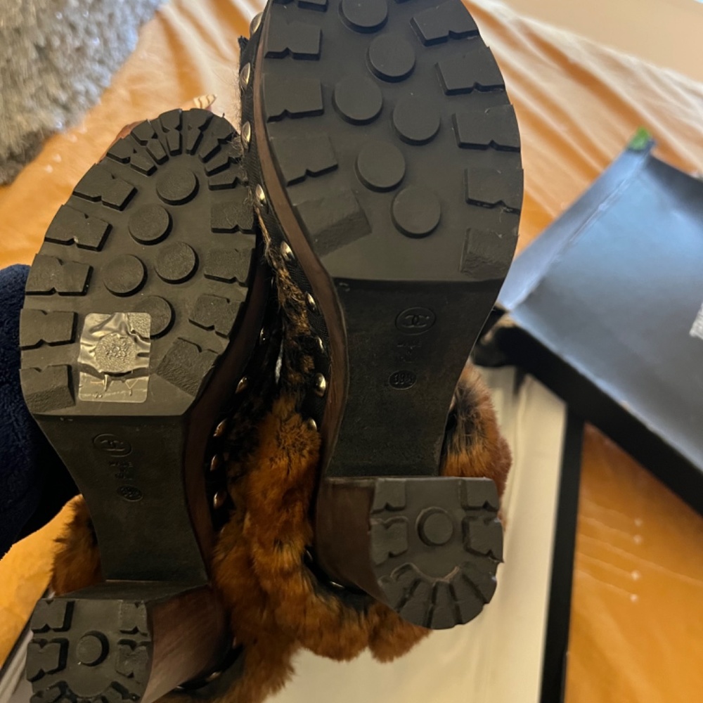 Chanel fur High Boots - Picture 3 of 7